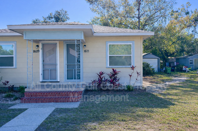 Bradenton House: 1611 9th Ave W