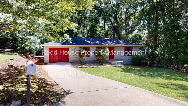 Enterprise House: 111 Oak Ridge Cir