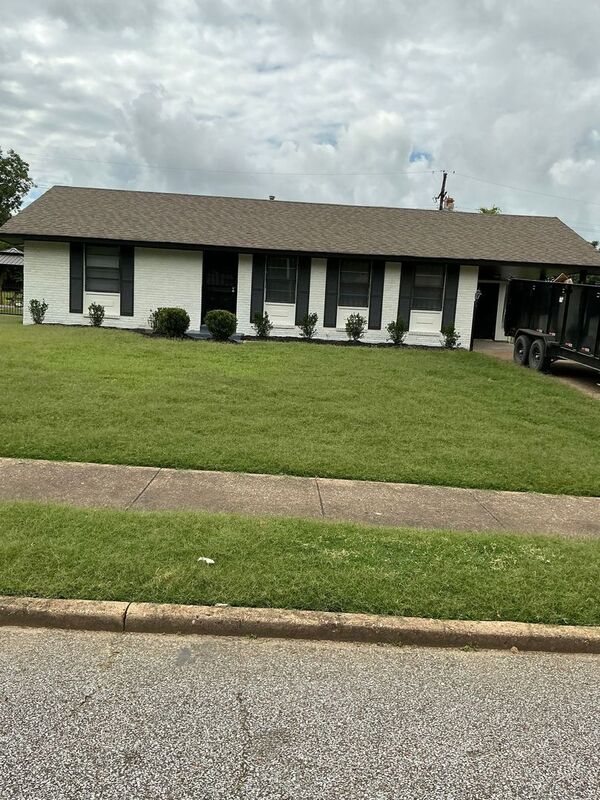Memphis House: 852 Parkrose Ave