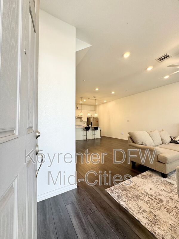 Irving House: 9927 Tolbert Street