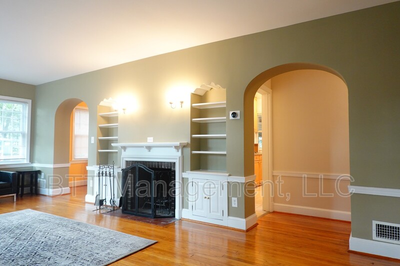Takoma Park Condo: 800 Maplewood Ave