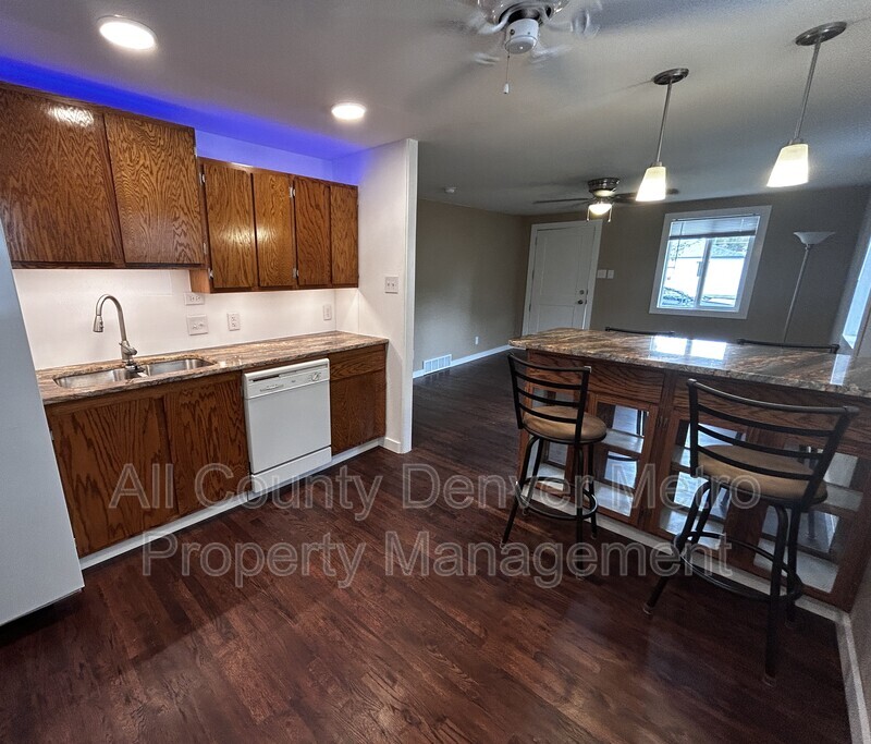 Arvada House: 6915 W 55th Place
