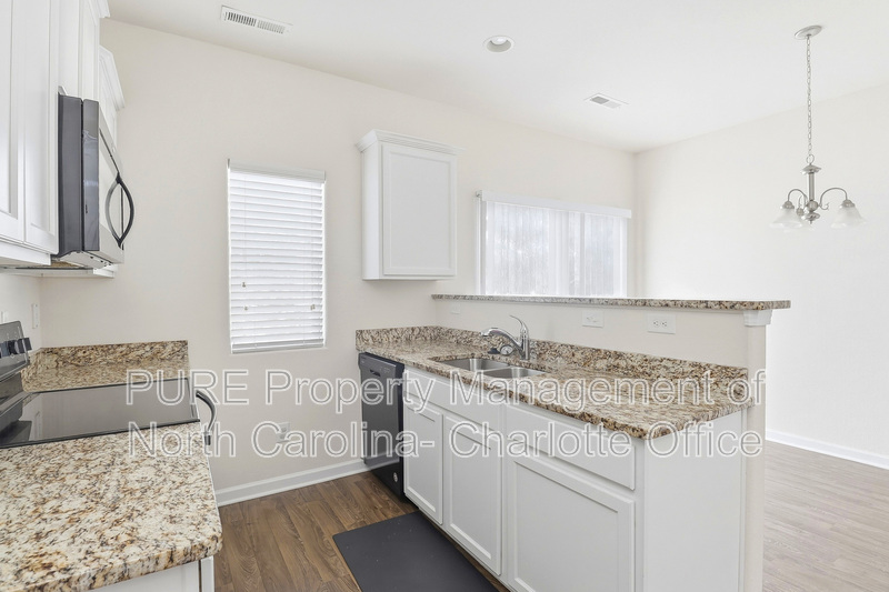 Charlotte House: 6008 Vista Woods Lane