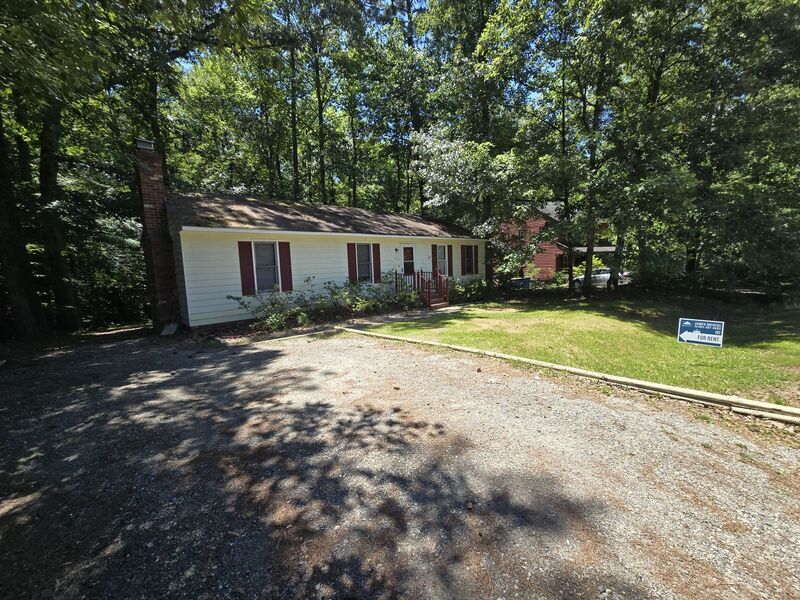 North Chesterfield House: 1612 Celia Cres