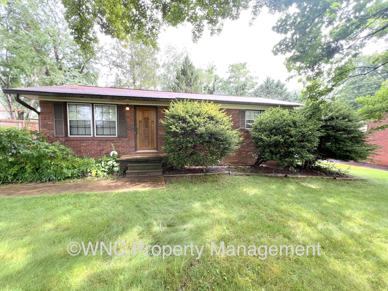 Asheville House: 53 Tipperary Drive
