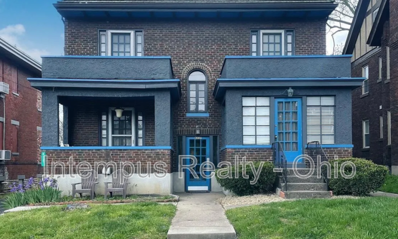 Cincinnati House: 4237 Vine St