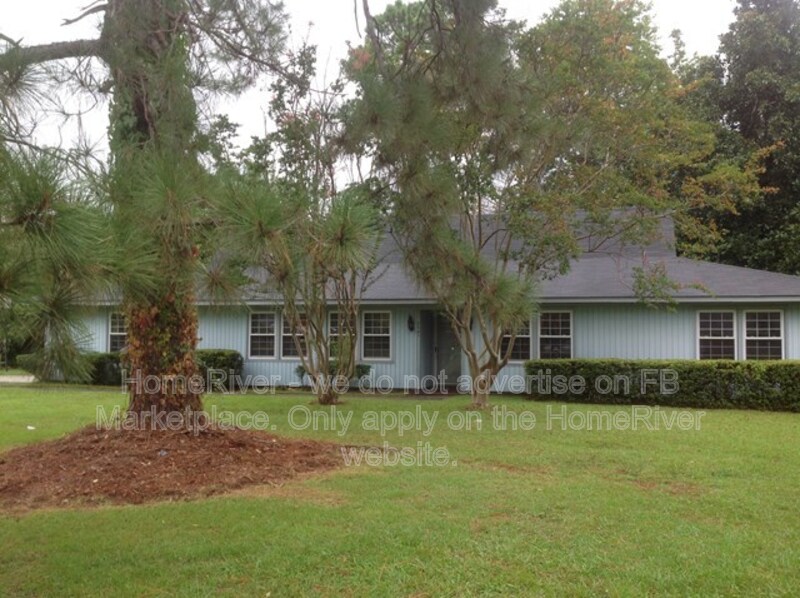 Sumter House: 2331 Fontana Dr