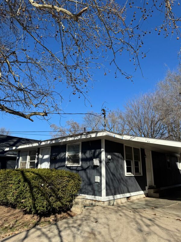 Springfield House: 2112 N. Marion Ave