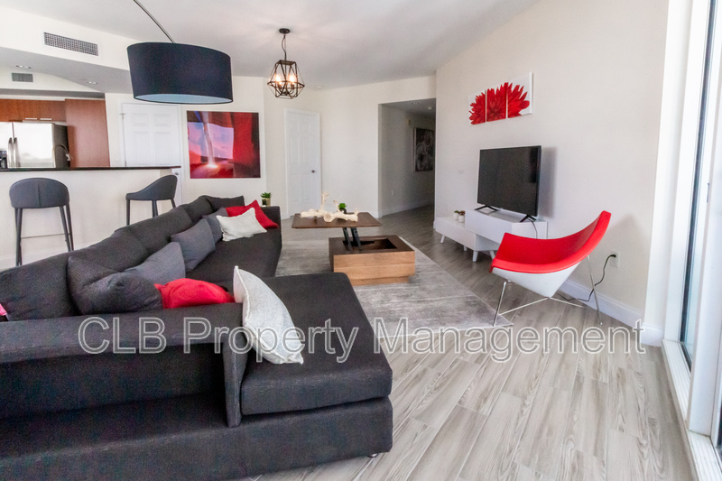 Holly Hill Condo: 241 Riverside Dr