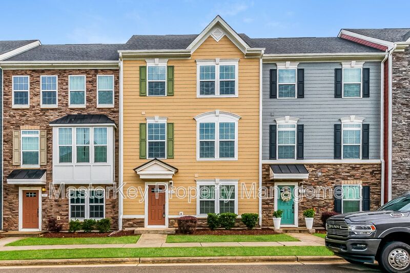 Apex Townhome: 1105 Tender Dr