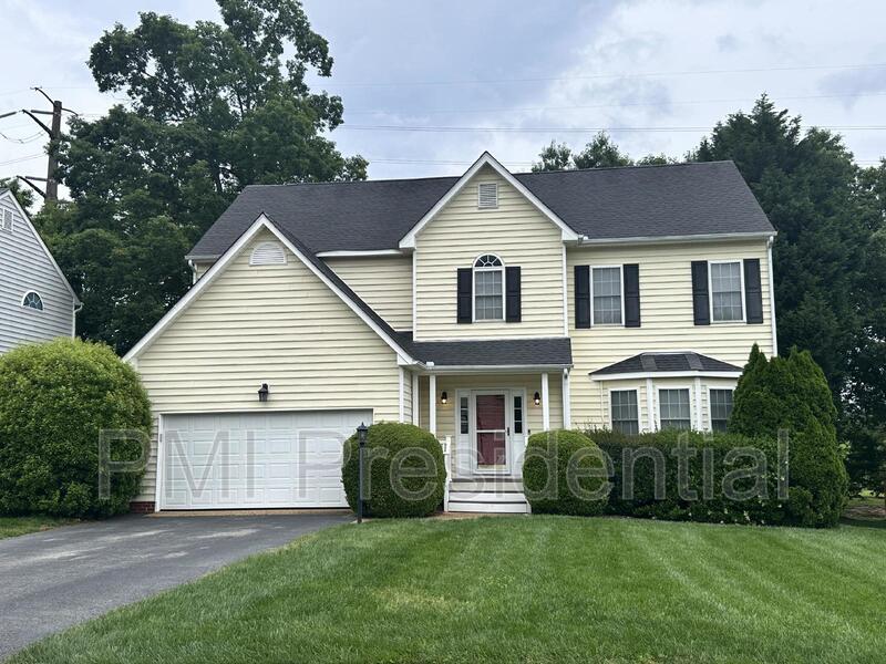 Midlothian House: 1213 Hawkins Wood Circle