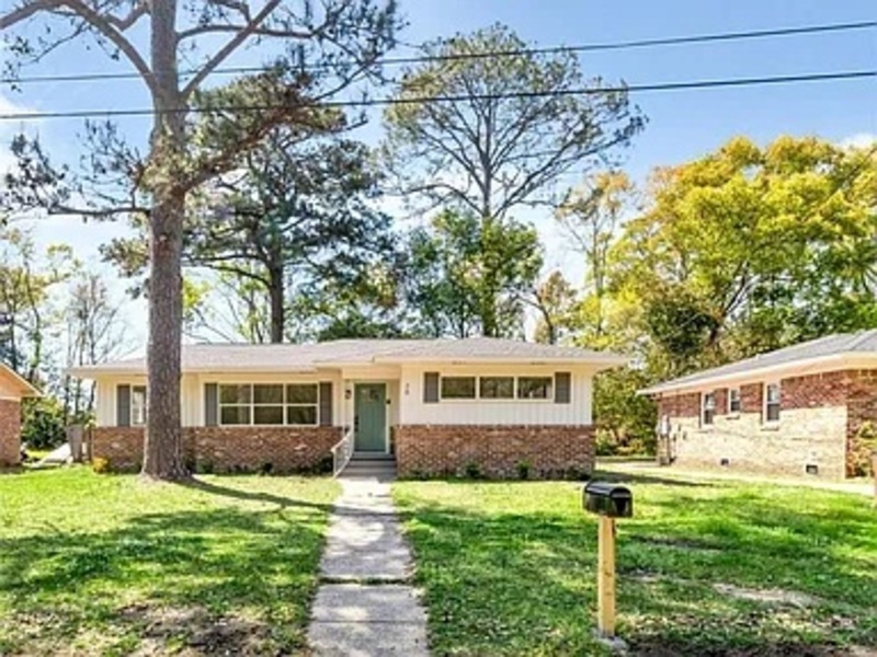 Mobile House: 38 Lourando Dr