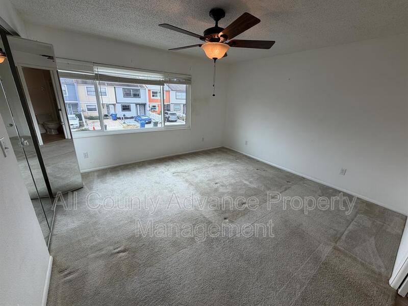 Unit 9
Largo House: 2751 South Pines Dr