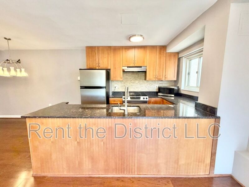 Washington Condo: 5315 Connecticut Avenue NW
