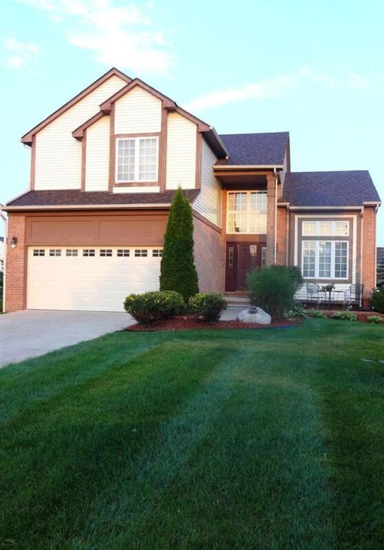 Ann Arbor House: 292 Sandrock Court