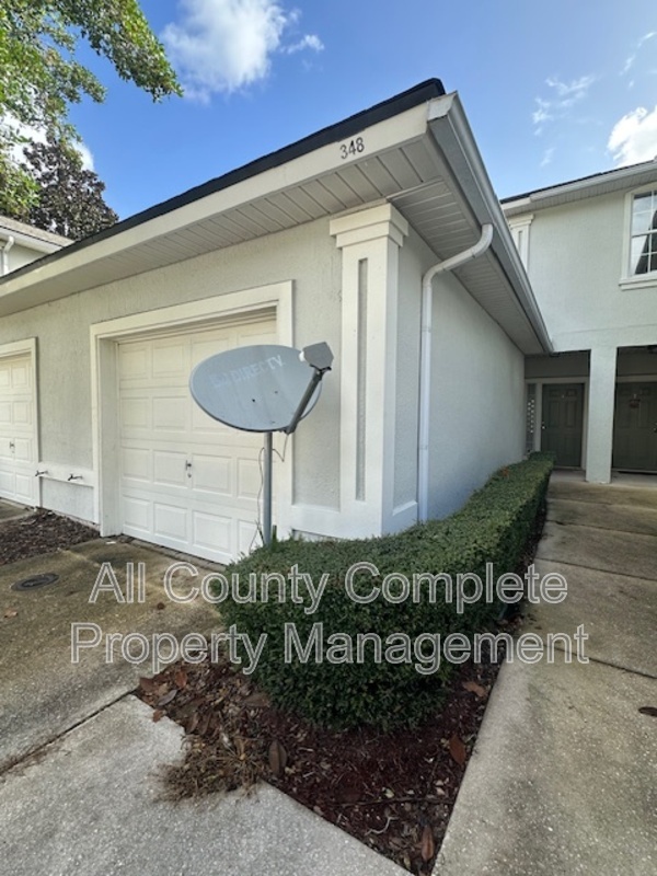 St Johns Townhome: 348 Southern Branch Lane