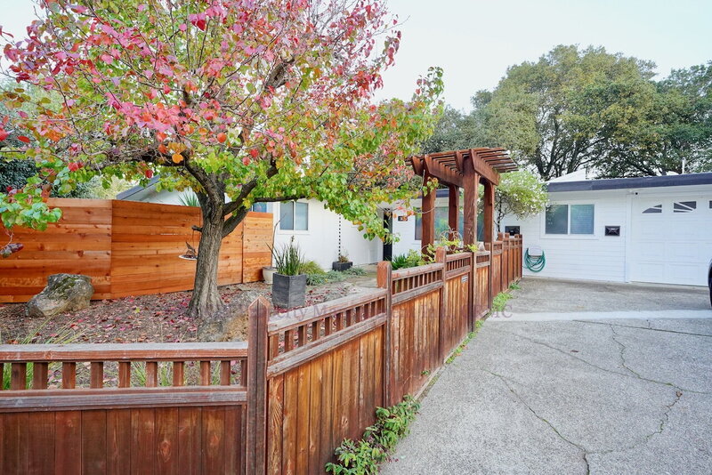 Novato Condo: 104 Lobo Vis
