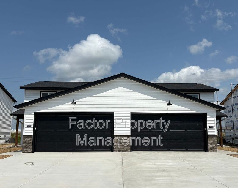 Mankato House: 3208 Scotch Lane