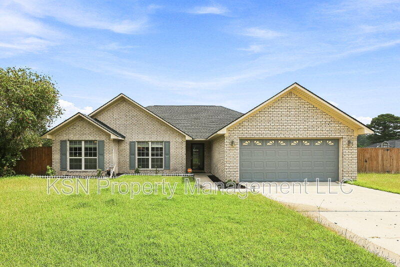 Midway House: 17 Arbor Ridge Way