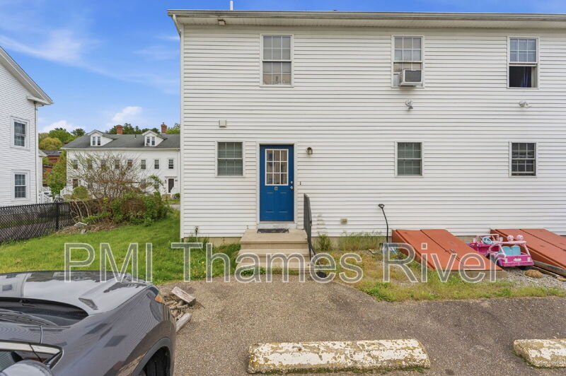 North Grosvenor Dale Condo: 16 Central St