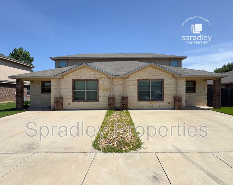 Belton Townhome: 640 Laila Ln