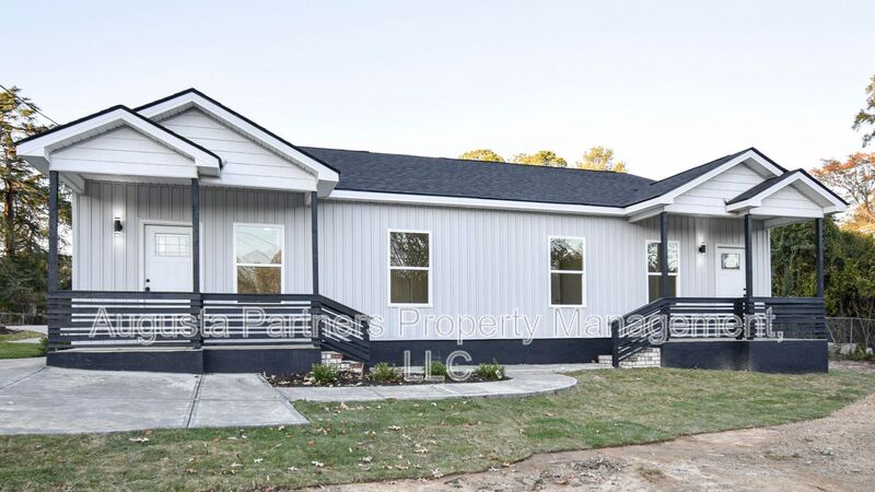 Augusta Condo: 2122 Circular Drive