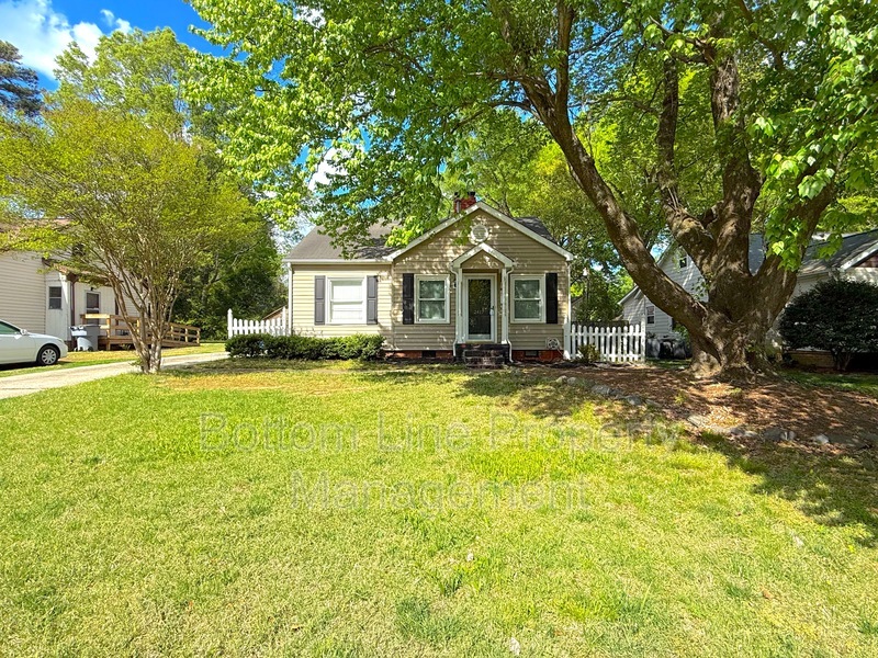 Charlotte House: 2417 Bay St.