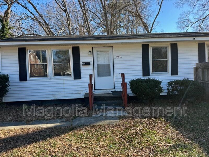 Henderson House: 204 Harrison Ave.