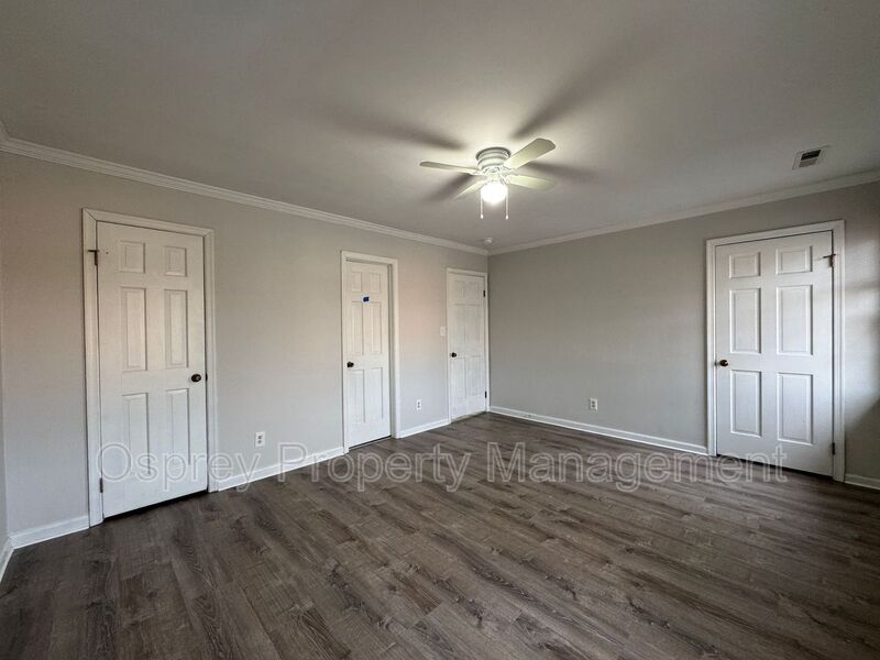 Charming, end-unit brick townhome! *ASK ABOUT OF ZERO DEPOSIT* - Photo 15