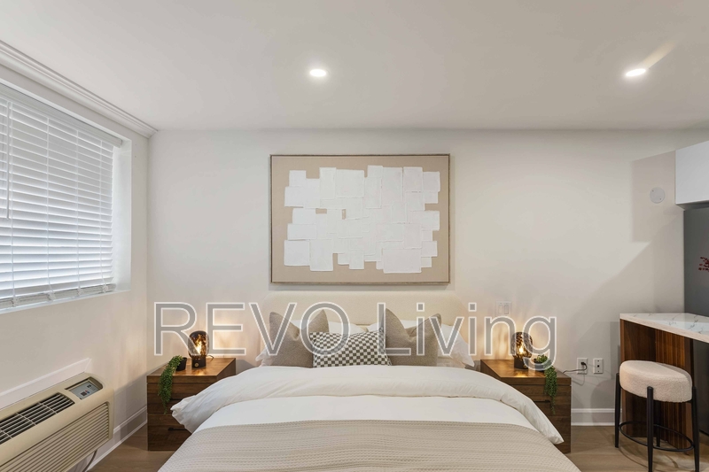 Niagara Falls Condo: 7800 Lundy's Lane