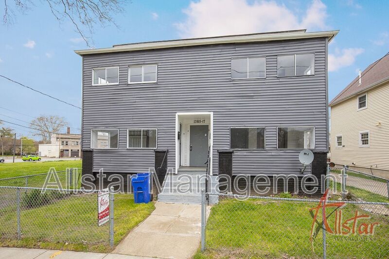 Cleveland Condo: 13815 Idarose Ave