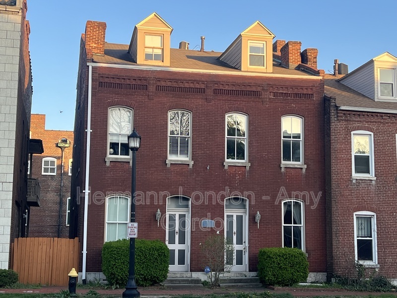 Saint Louis Condo: 1714 S Tucker
