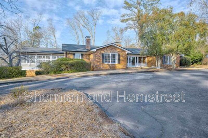 Martinez House: 289 Ashbrook Drive