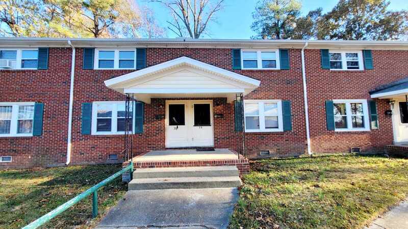 Richmond Townhome: 2604 Wayside Dr