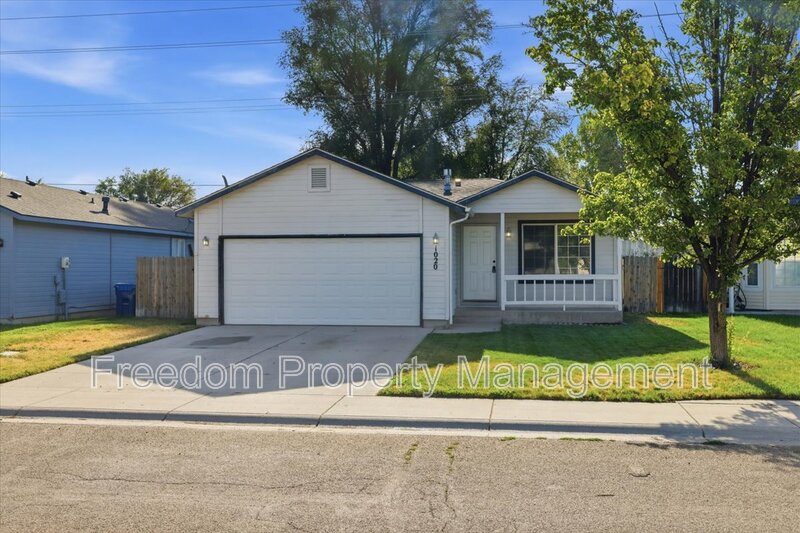Nampa House: 1020 Aspen Grove Street