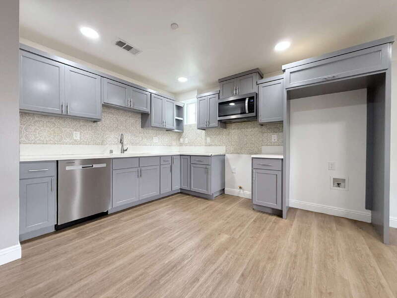 Los Angeles Condo: 1731 East 68th Street