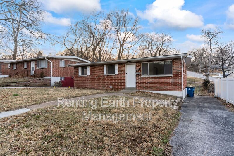 Saint Louis House: 801 Thomas Ave