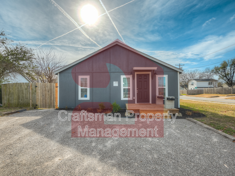 Norman House: 208 East Mosier Street