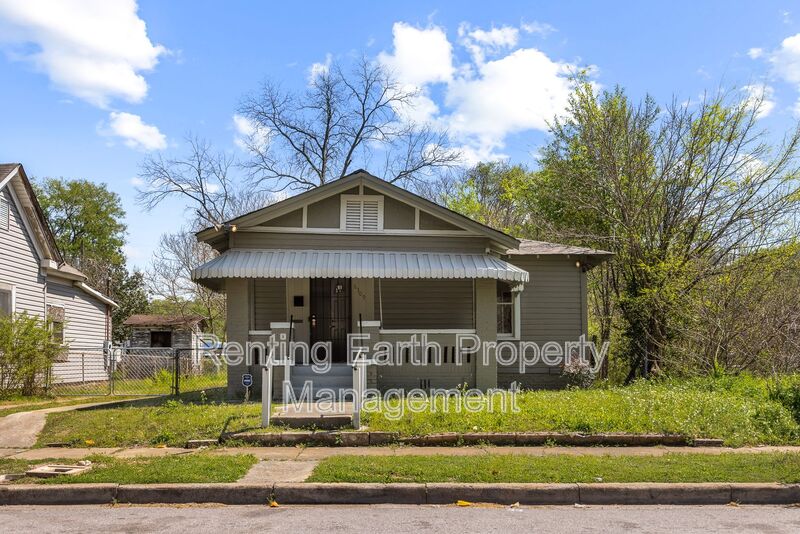 Birmingham House: 6309 3rd Ave S Birmingham