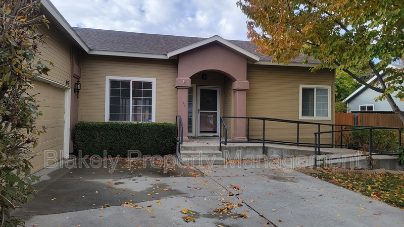 Meridian House: 917 West Greenhead Street