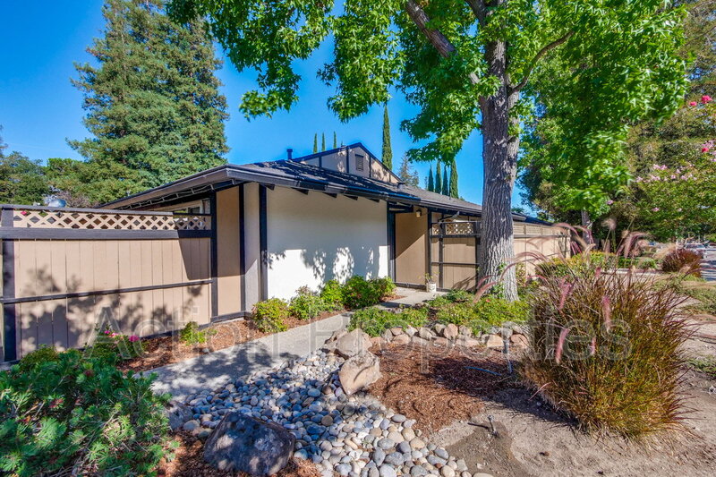 Sunnyvale Townhome: 1234 Blackberry Terrace