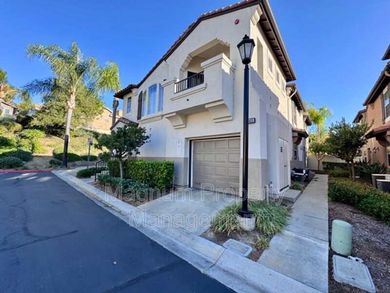 Murrieta House: 30455 Buccaneer Bay