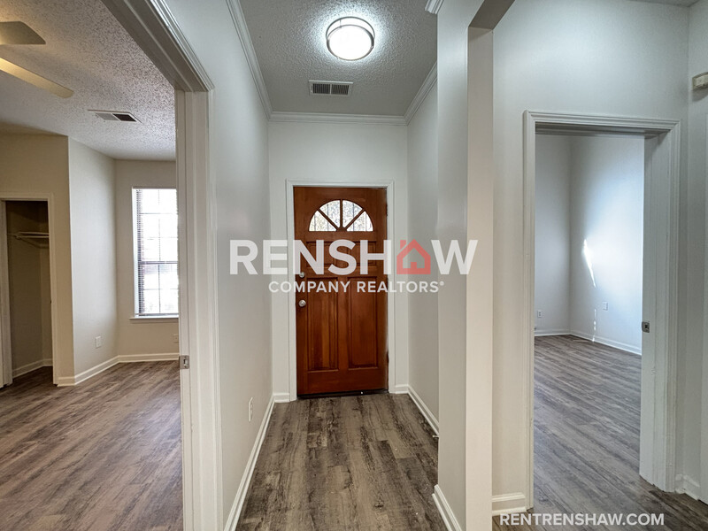 Memphis House: 2512 Courtney Dr