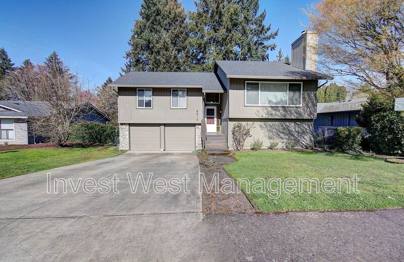Vancouver House: 6510 NW Bernie Drive