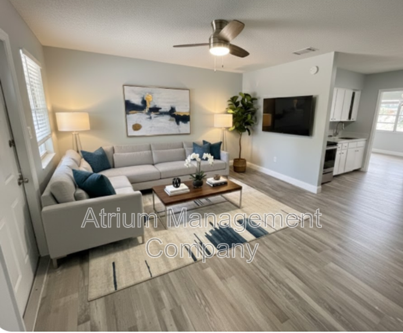 Tampa House: 5305 N Boulevard