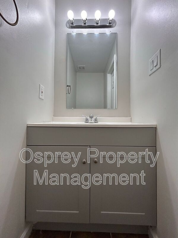 Spacious & Updated 4-Bedroom Gem in the Heart of Chesapeake! – ASK ABOUT OUR ZERO DEPOSIT! - Photo 18