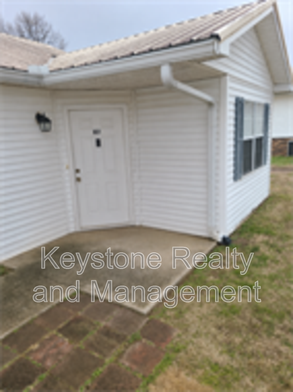 Oak Grove Apartment: 280 Thompsonville Lane