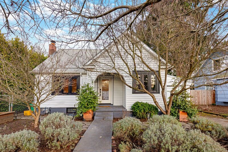 Portland House: 8606 N Seward Ave