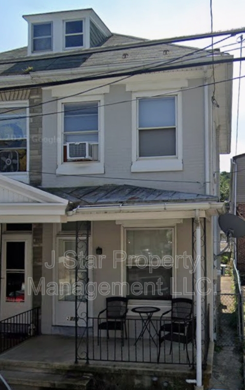 Reading House: 2316 Grant Street
