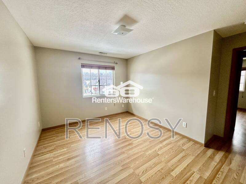 Urbandale Condo: 5924 Sutton Place